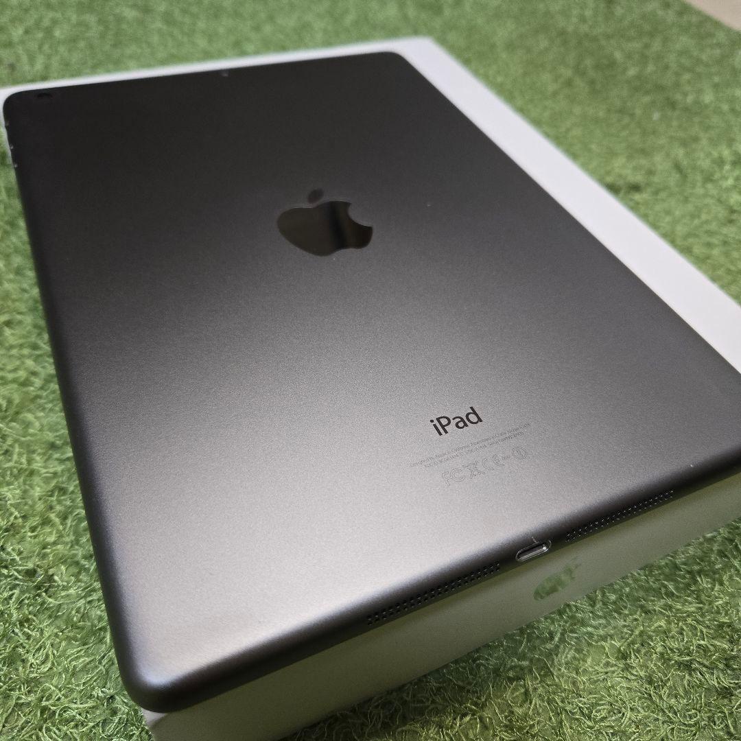 iPad Air(第1世代) ブラック【Aランク】+液晶保護シート 充電器