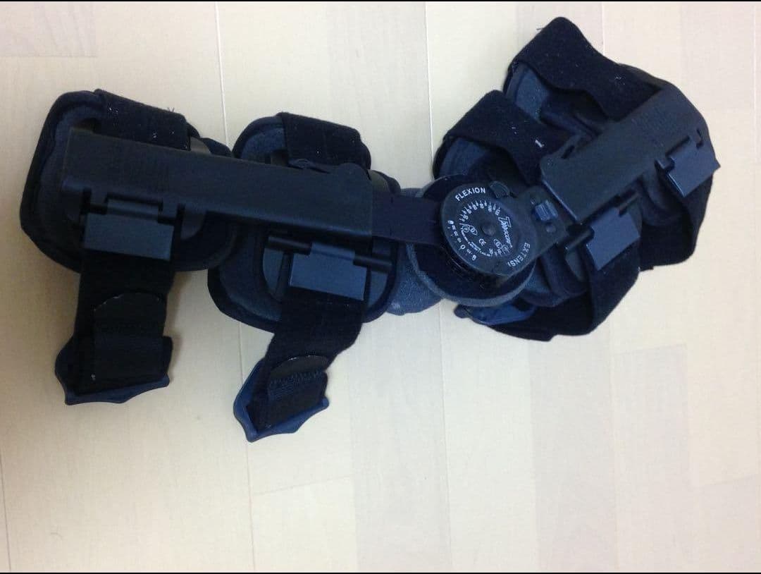 膝用装具　Breg T Scope ブレグTスコープ術後膝サポーター　1個