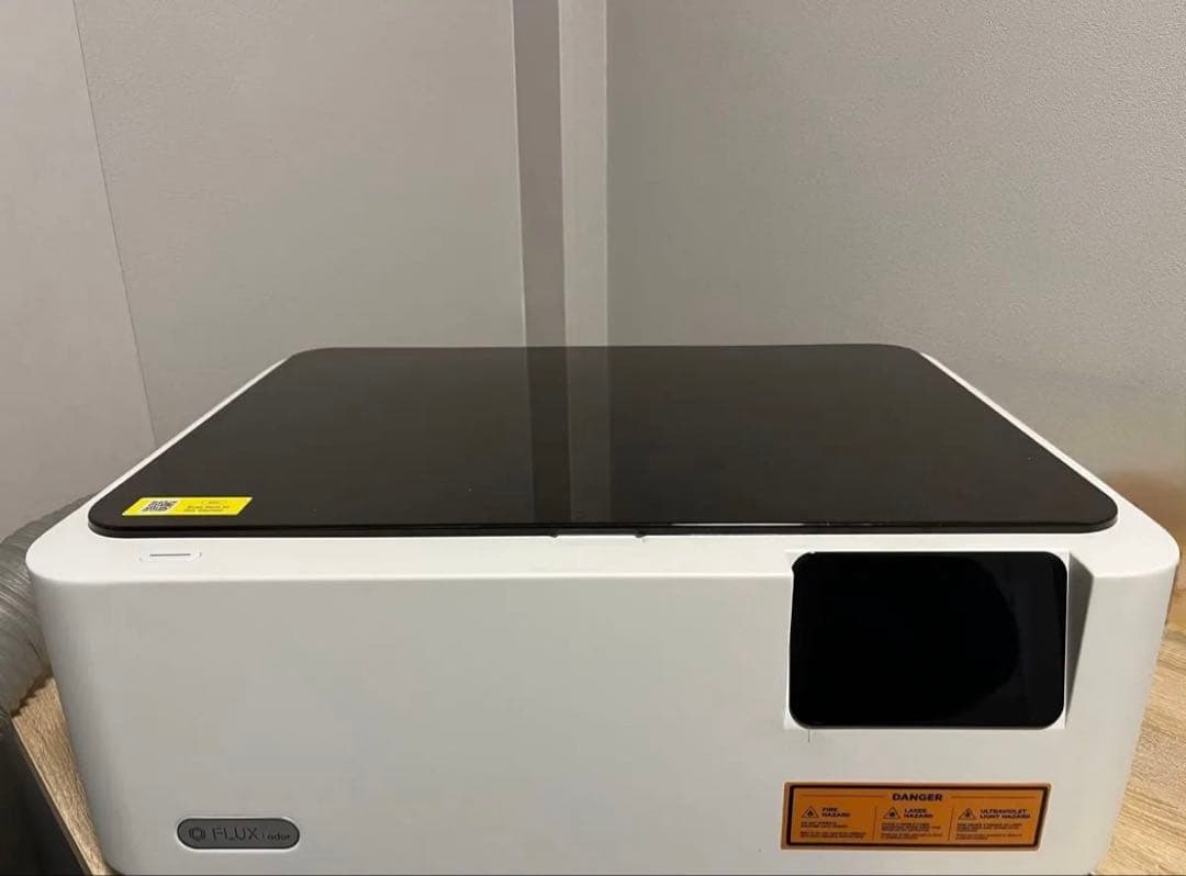 Ador レーザー加工機