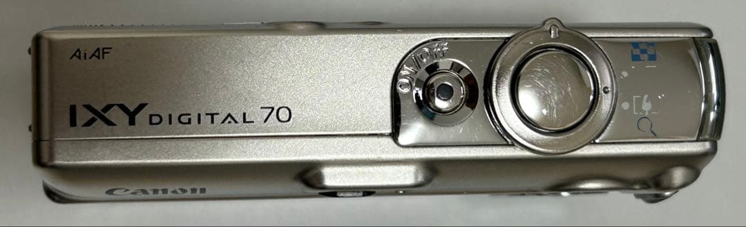 Canon IXY DIGITAL 70 本体と付属品