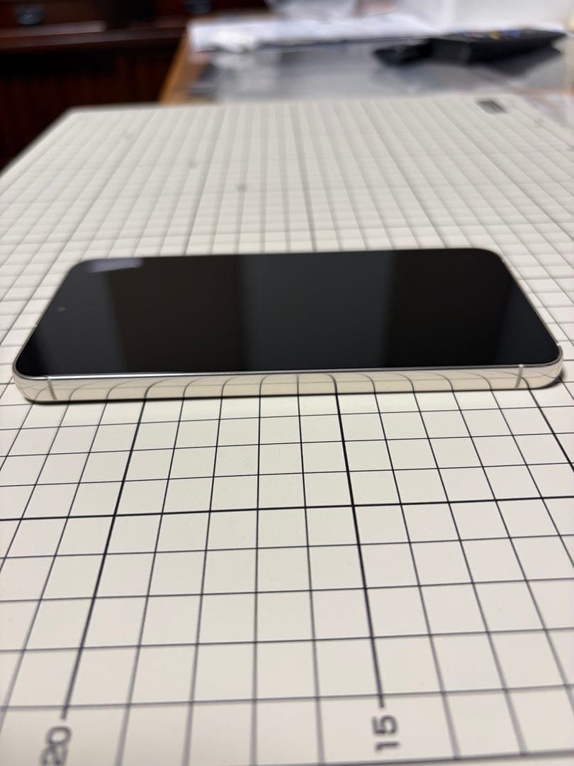 【美品端末】Samsung Galaxy S23 256GB au版　クリーム
