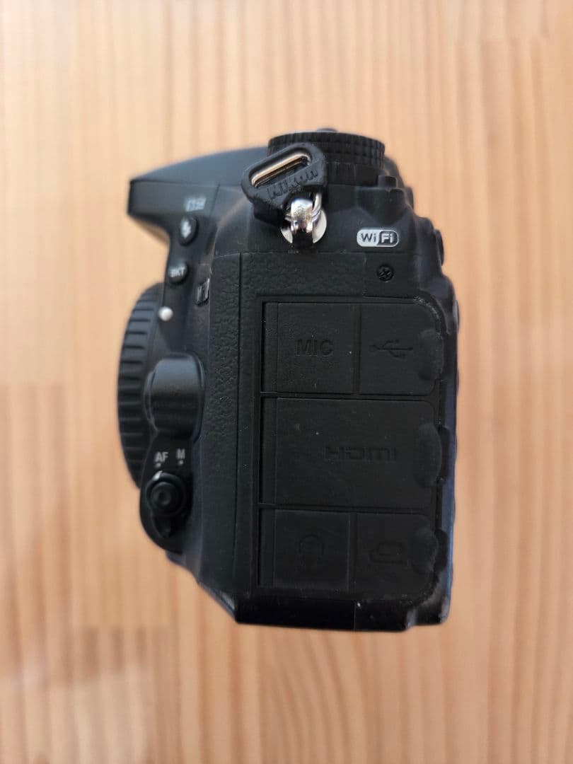 Nikon ニコン D7200 デジタル一眼レフカメラ ショット数 約18613