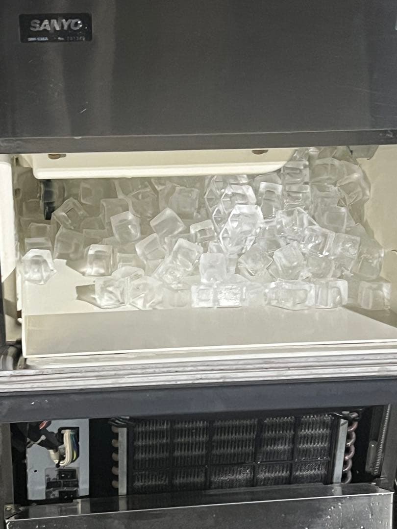 サンヨー　業務用製氷機　SIM-S38A