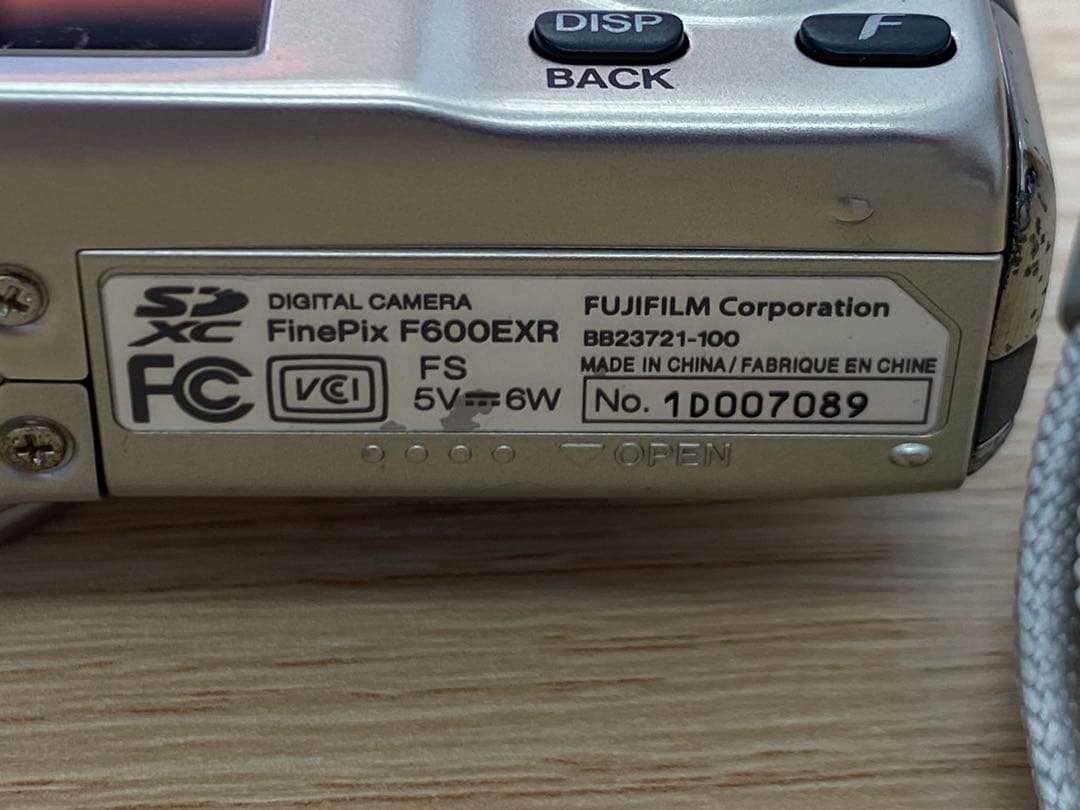 【中古】Fujifilm EXR 16メガCMOS デジタルカメラ