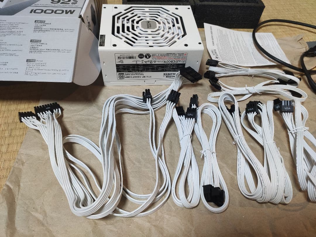 SUPER FLOWER PLATINUM 1000W ホワイト 電源 動作品