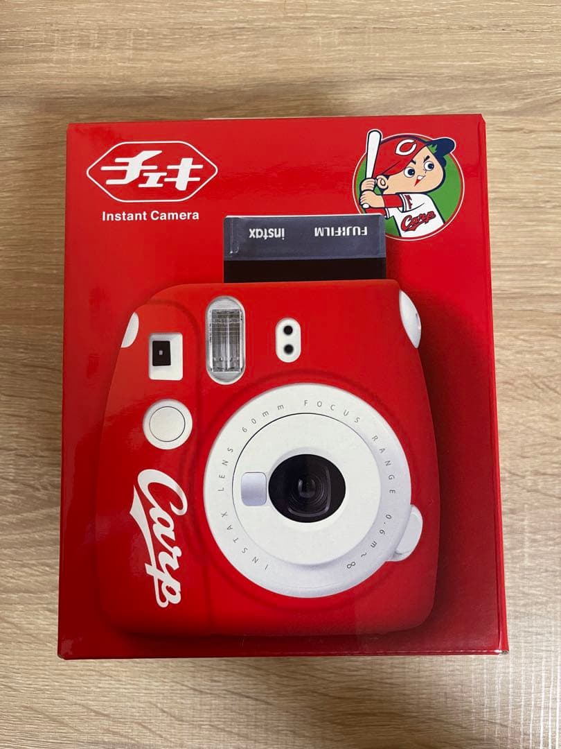 定価13200円FUJI FILM INSTAX MINI 8+ ヒロシマカープ