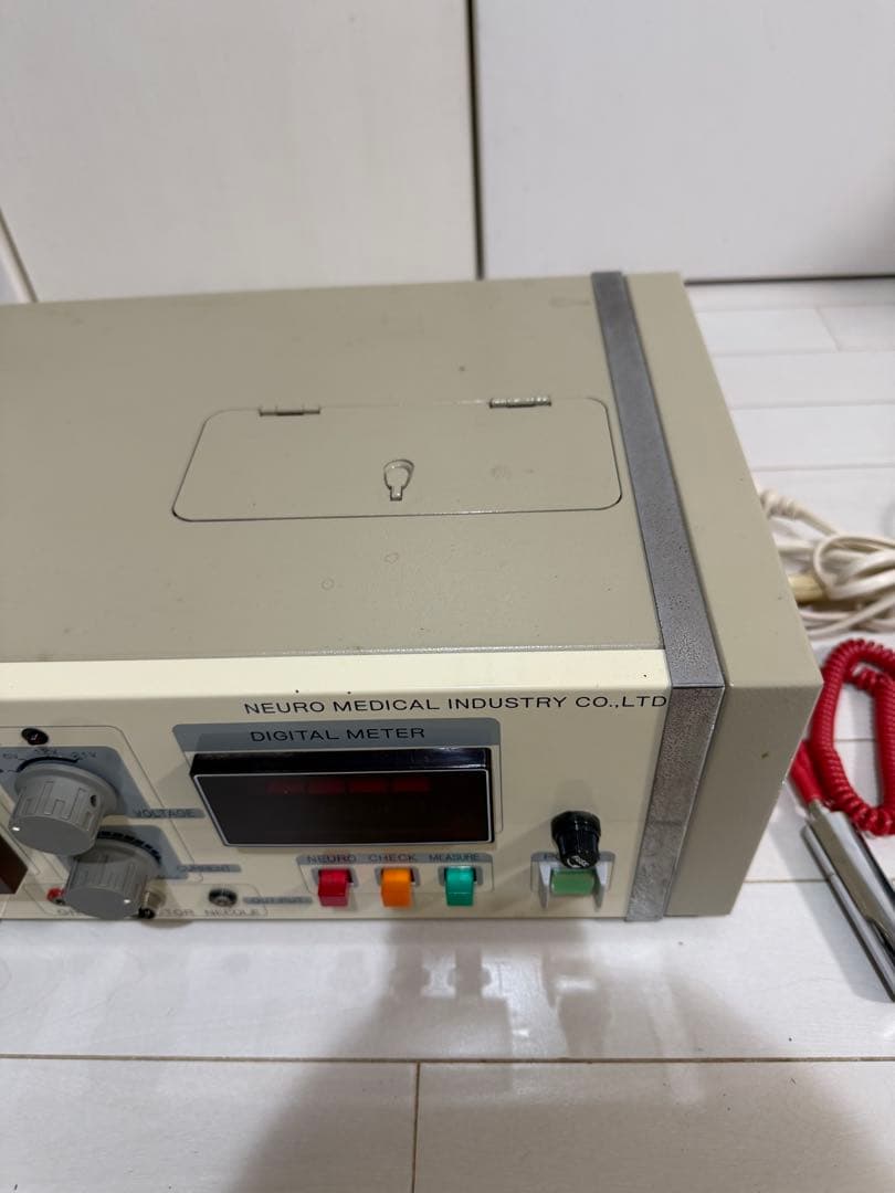 02 ノイロメーター　Type D-601 通電確認済み