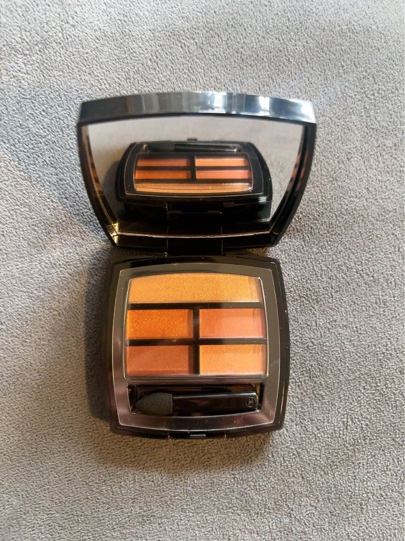 新品シャネル レベージュパレットルガール　アイシャドウ　CHANEL ゴールデン