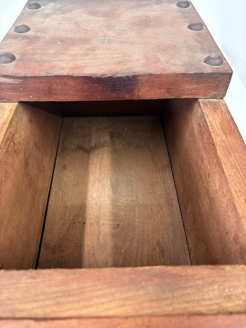 船金庫　箪笥　銭箱　賽銭箱　骨董　時代物　アンティーク　レトロ　木製　箱　仐
