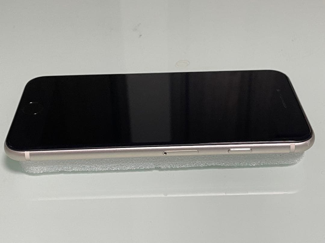 iPhone SE 第三世代 64GB バッテリー100%
