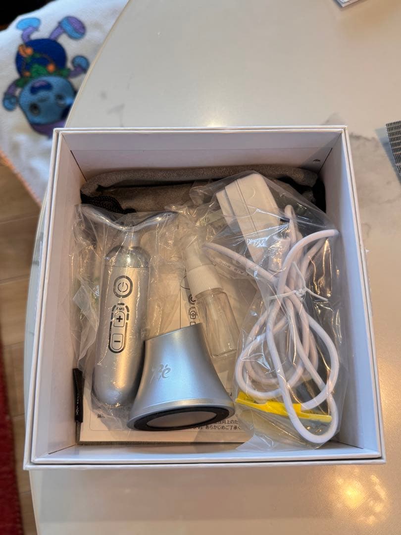 ディノス スタイリーフェィス EMS美顔器 シルバー