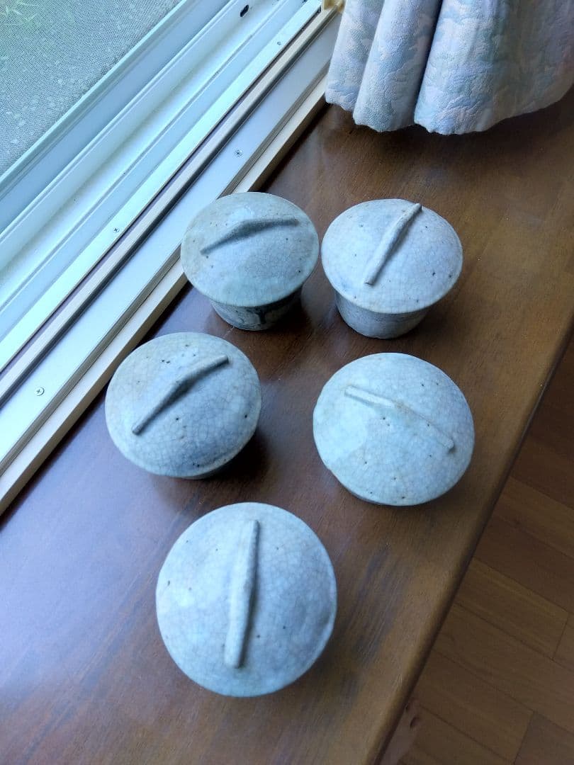 ねずみ志野。茶碗五客