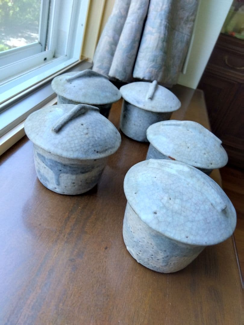 ねずみ志野。茶碗五客