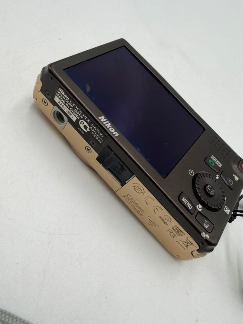 Nikon COOLPIX S6300 ゴールド　デジカメ