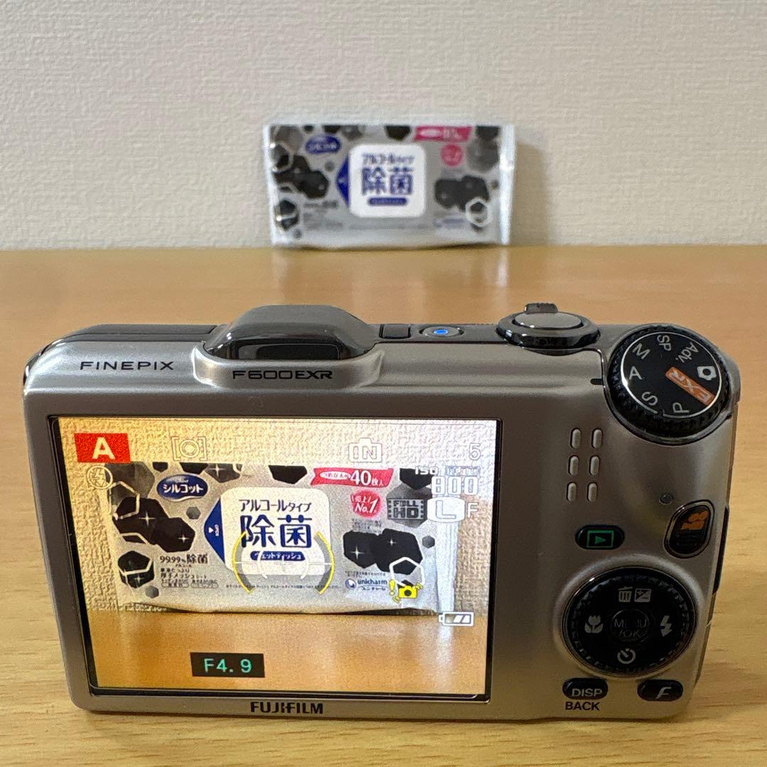 FUJIFILM F600EXR コンパクトデジタルカメラ