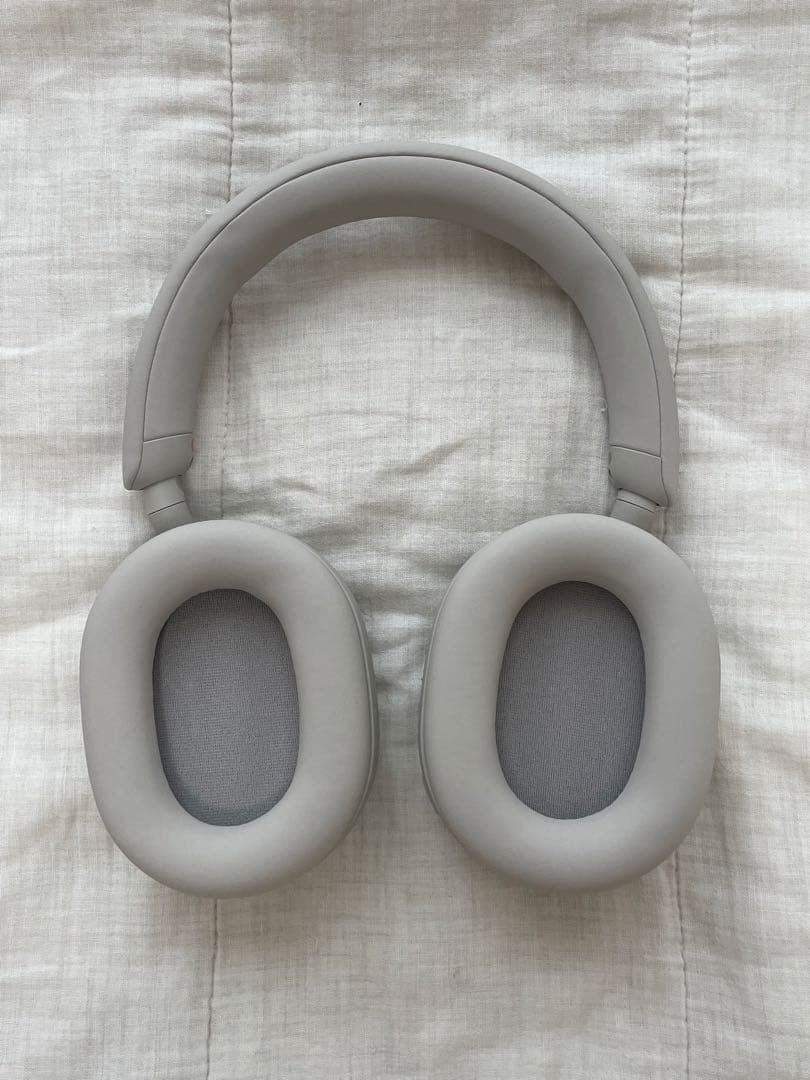 sony WH-1000XM5 ソニー　ワイヤレスヘッドホン　プラチナシルバー