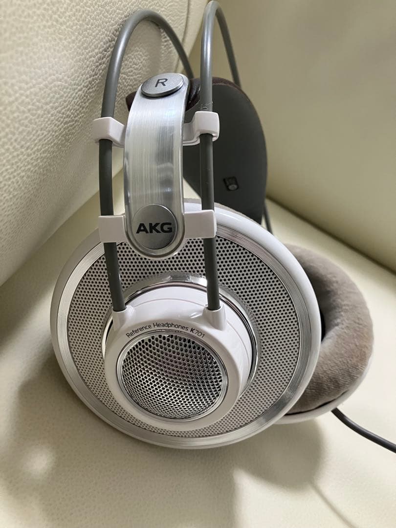 AKG K701 ヘッドホン　新品イヤークッション付き