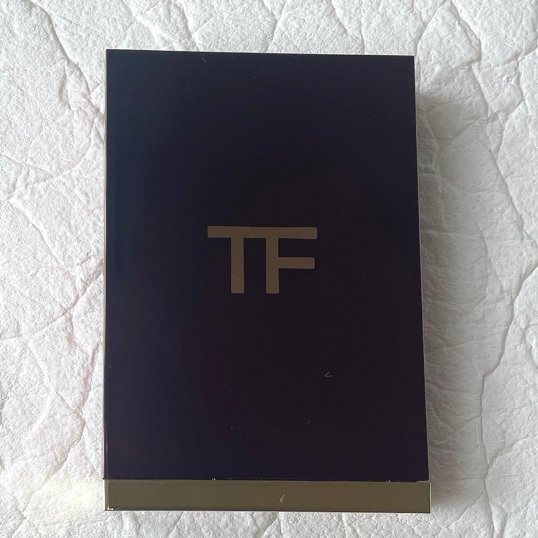 【廃盤】　トムフォード　アイカラークォード　01 ゴールデンミンク