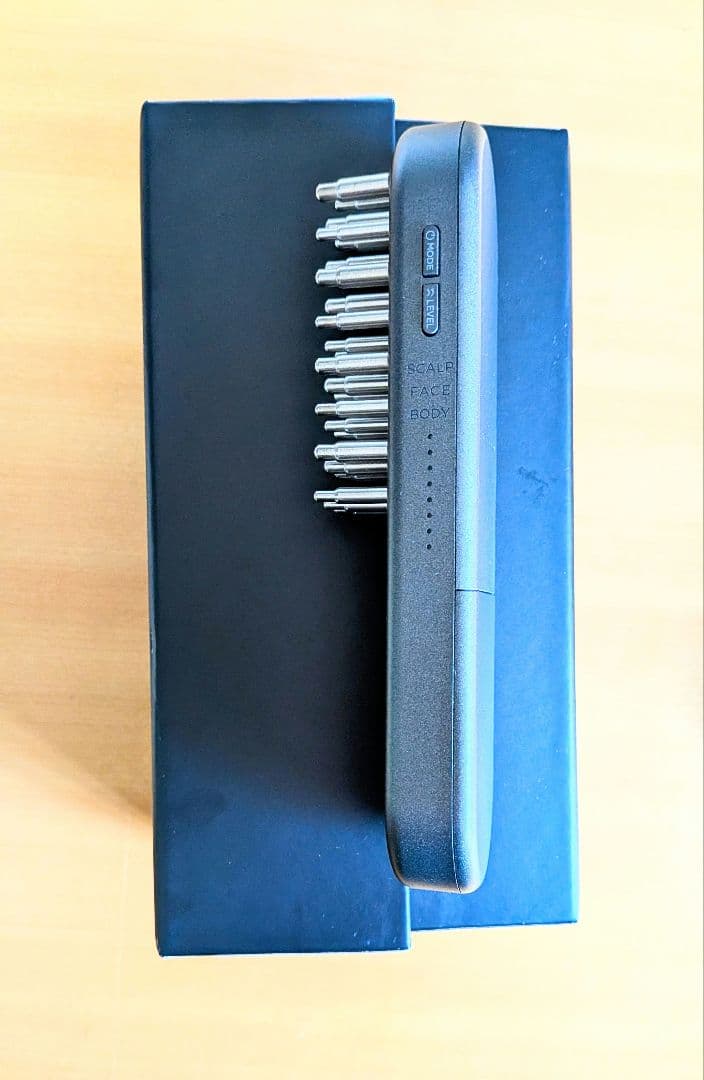 サロニア3DケアEMS LIFT BRUSH 頭皮+顔+ボディケア防水