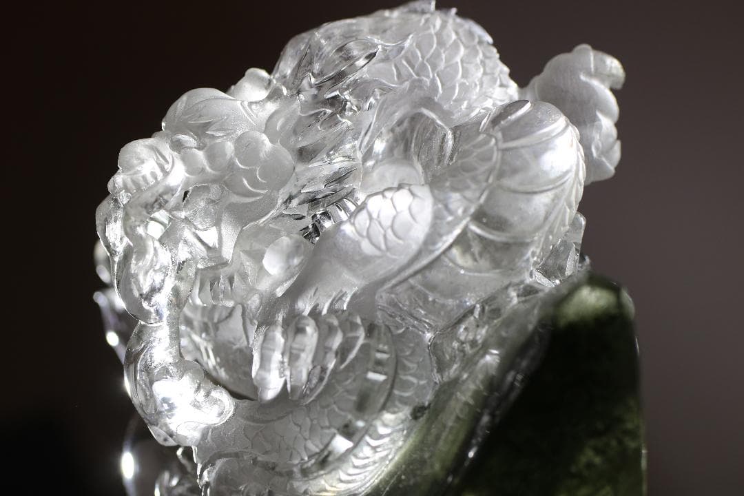 【専用箱付】龍水晶 登龍 彫刻 ガーデンクォーツ 開運 竜 辰