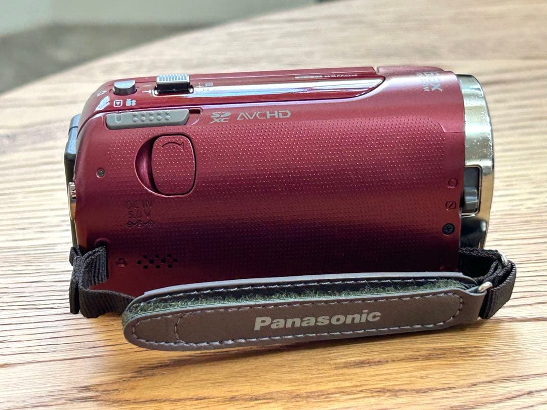 パナソニック　Panasonic HDC-TM25 本体と付属品付　ビデオカメラ