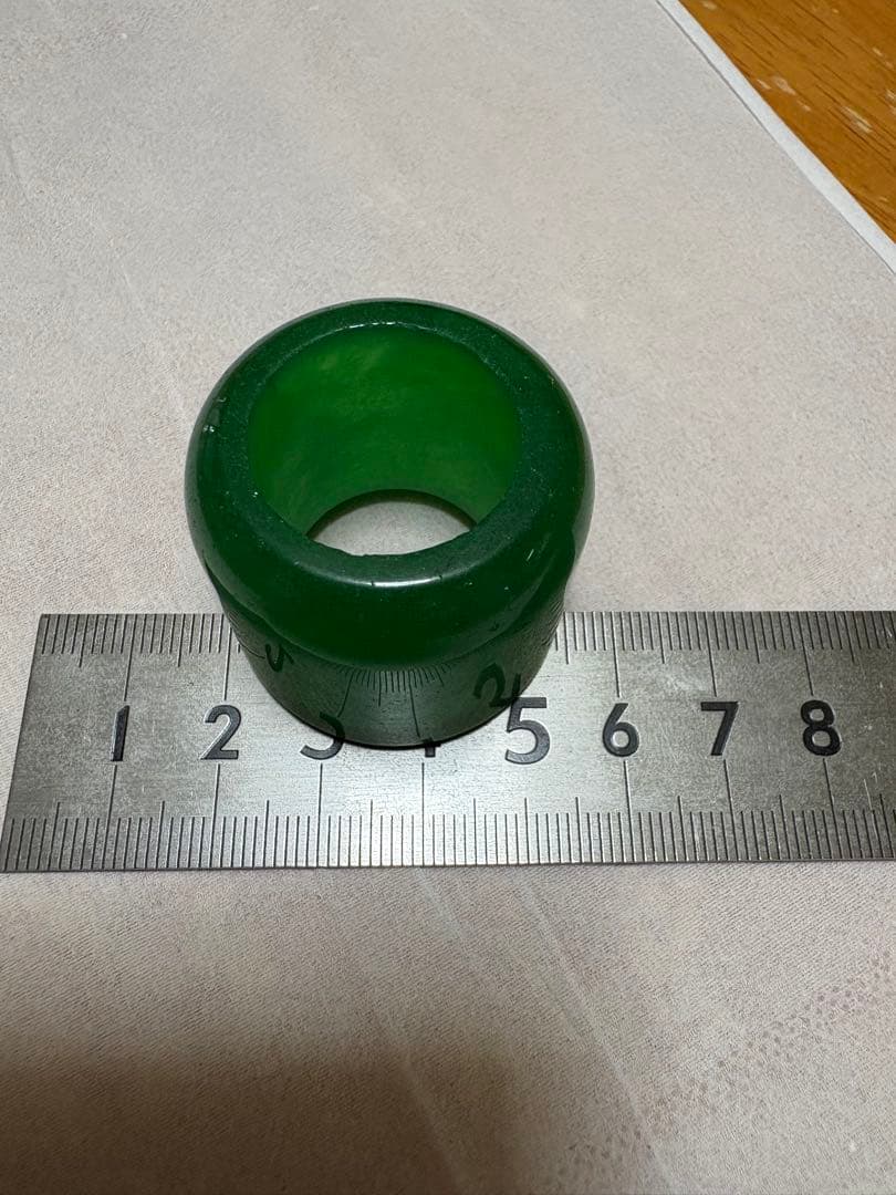 緑色の円筒形バングル ／板指／約3.5cm皇家用／天然石