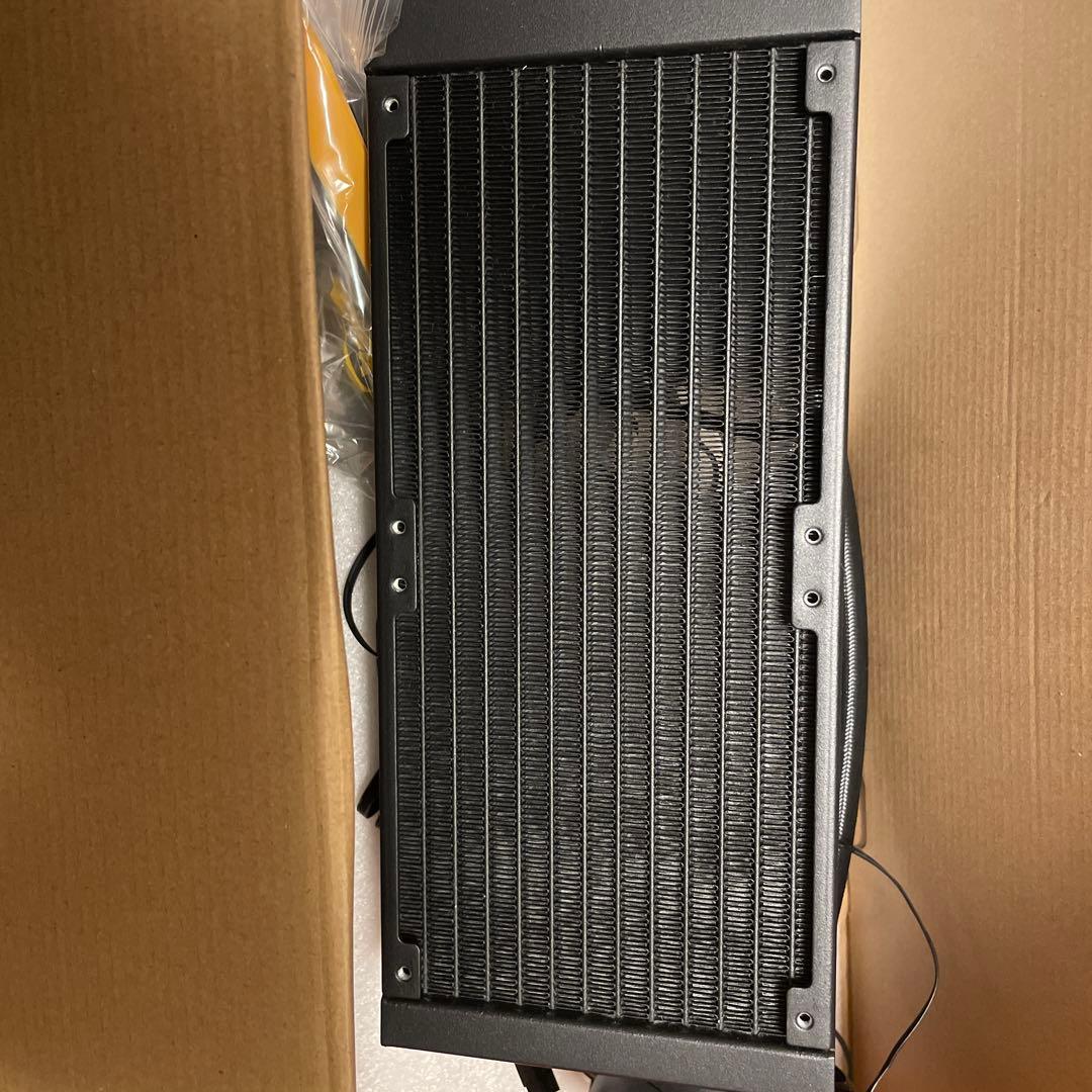 MSI 水冷クーラー MAG CORELIQUID E240