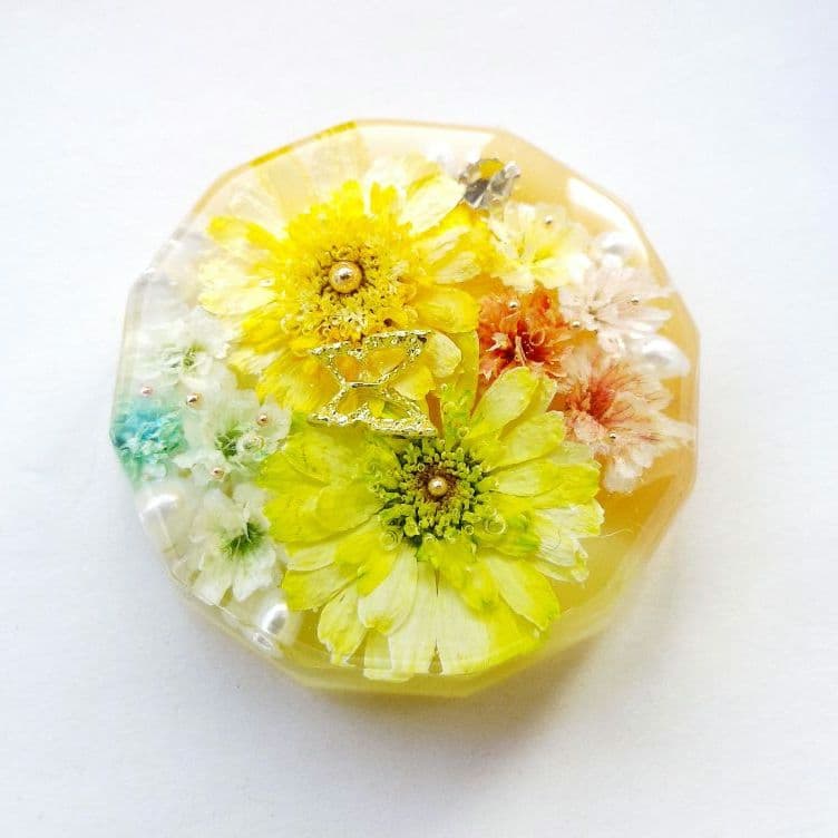 【1500】レジン　マトリカリア　ヘアゴム　ポニーフック　ブロ―チ　ハンドメイド