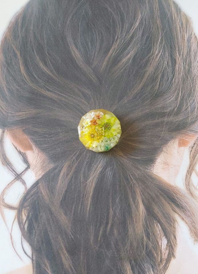 【1500】レジン　マトリカリア　ヘアゴム　ポニーフック　ブロ―チ　ハンドメイド