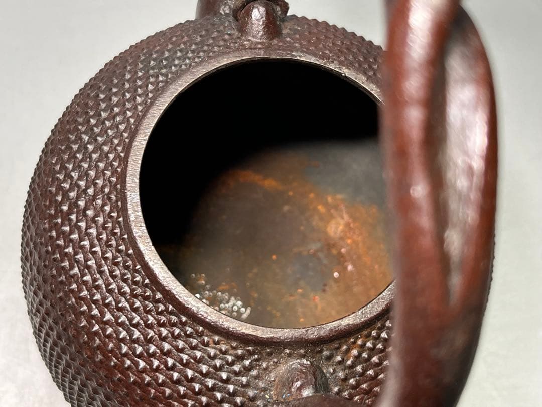 南部鉄瓶　照光堂　釜師　心斎作　小霰鉄瓶　美品　ちょうどいいサイズ