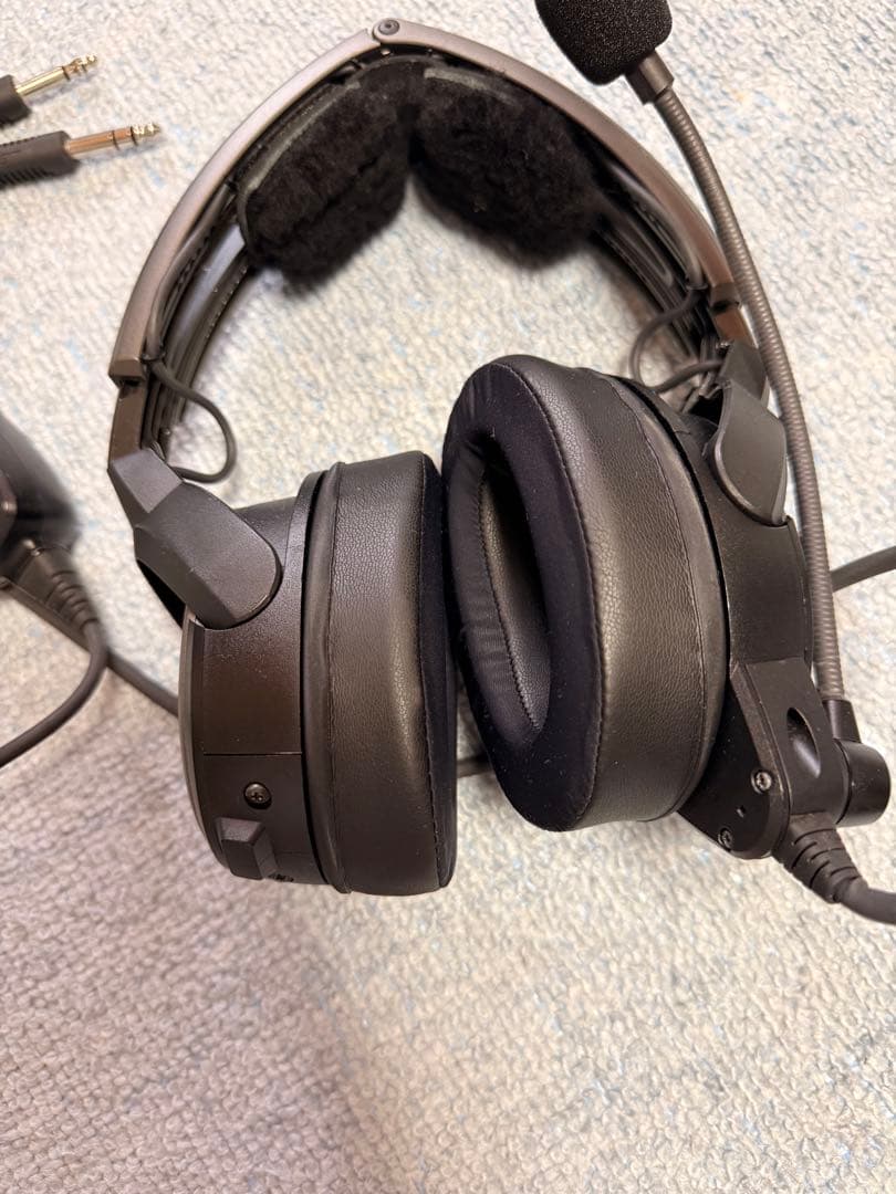 ヘッドホン BOSE A20