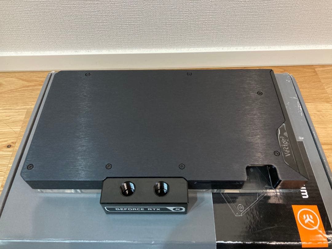 EK Quantum Vector3 RTX5090用 水冷ブロック