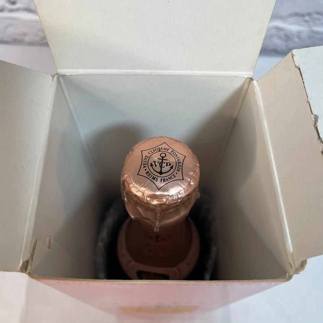 ヴーヴ・クリコ　Veuve Clicquot ブリュットロゼ　シャンパン