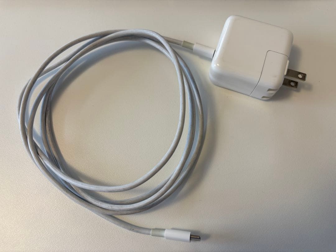 【美品】MacBookAir [2020/M1・シルバー・13インチ]
