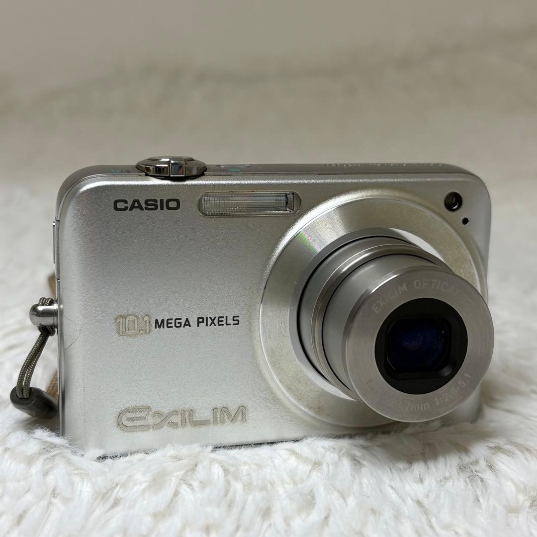 CASIO カメラ　エクシリム　EX-Z1050 シルバー コンデジ　動作品