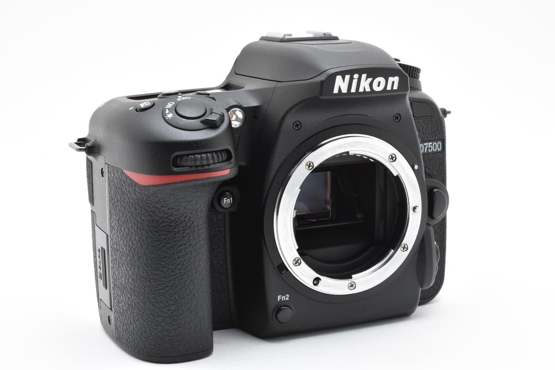 ■ほぼ新品■ ニコン D7500 デジタル一眼 #D123