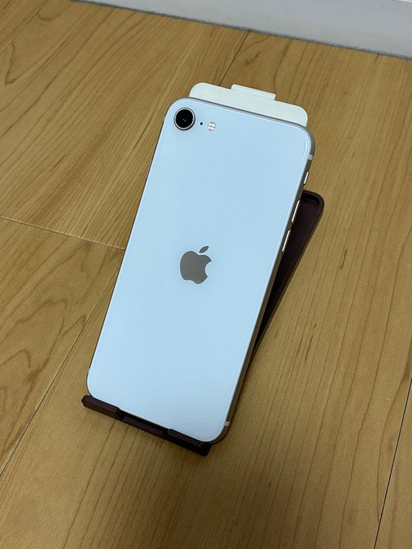 iPhoneSE3 (第3世代) スターライト128GB SIMフリー【良品】