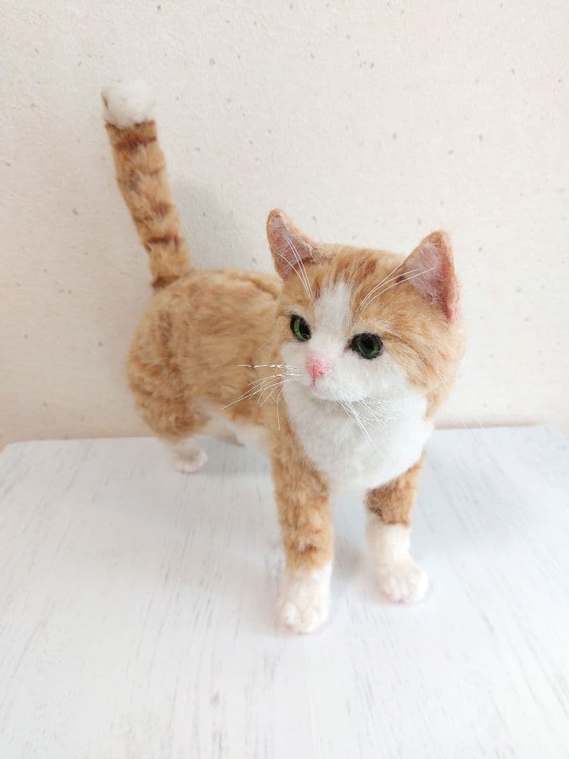 羊毛フェルト　猫(茶トラ白)