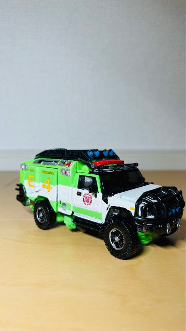 トランスフォマー　DOTM SS-14 カスタムスタジオシリーズ　ラチェット
