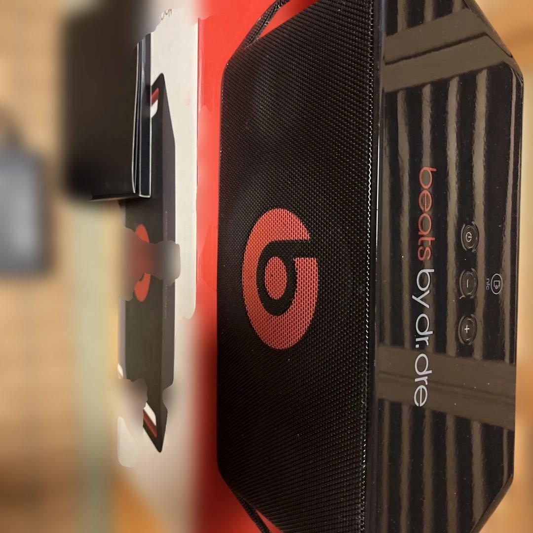 Beats boxワイヤレススピーカー 黒/赤