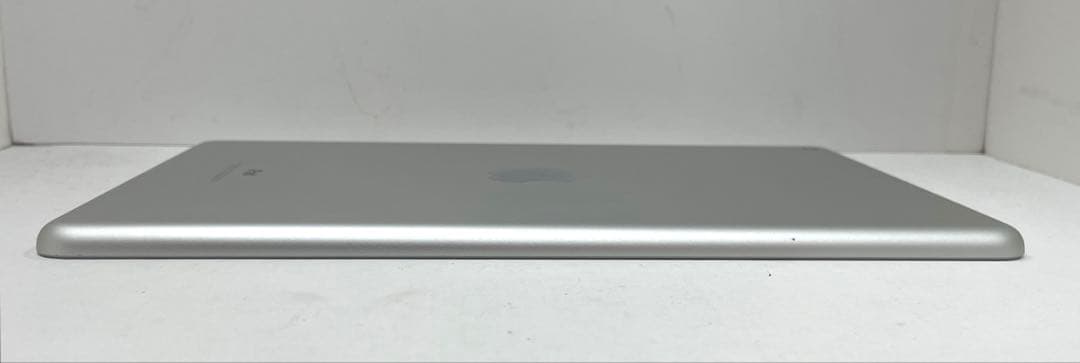Apple iPad (第5世代) Wi-Fiモデル 128GB シルバー