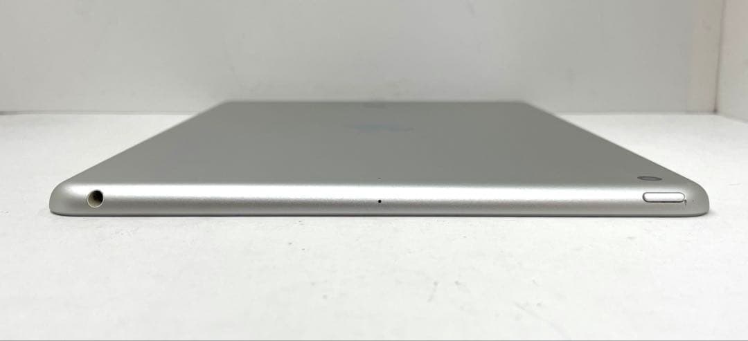 Apple iPad (第5世代) Wi-Fiモデル 128GB シルバー