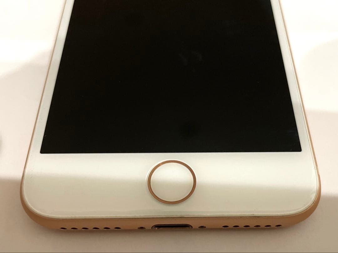 Apple iPhone 8 ゴールド 本体　64GB SIMロック解除済み