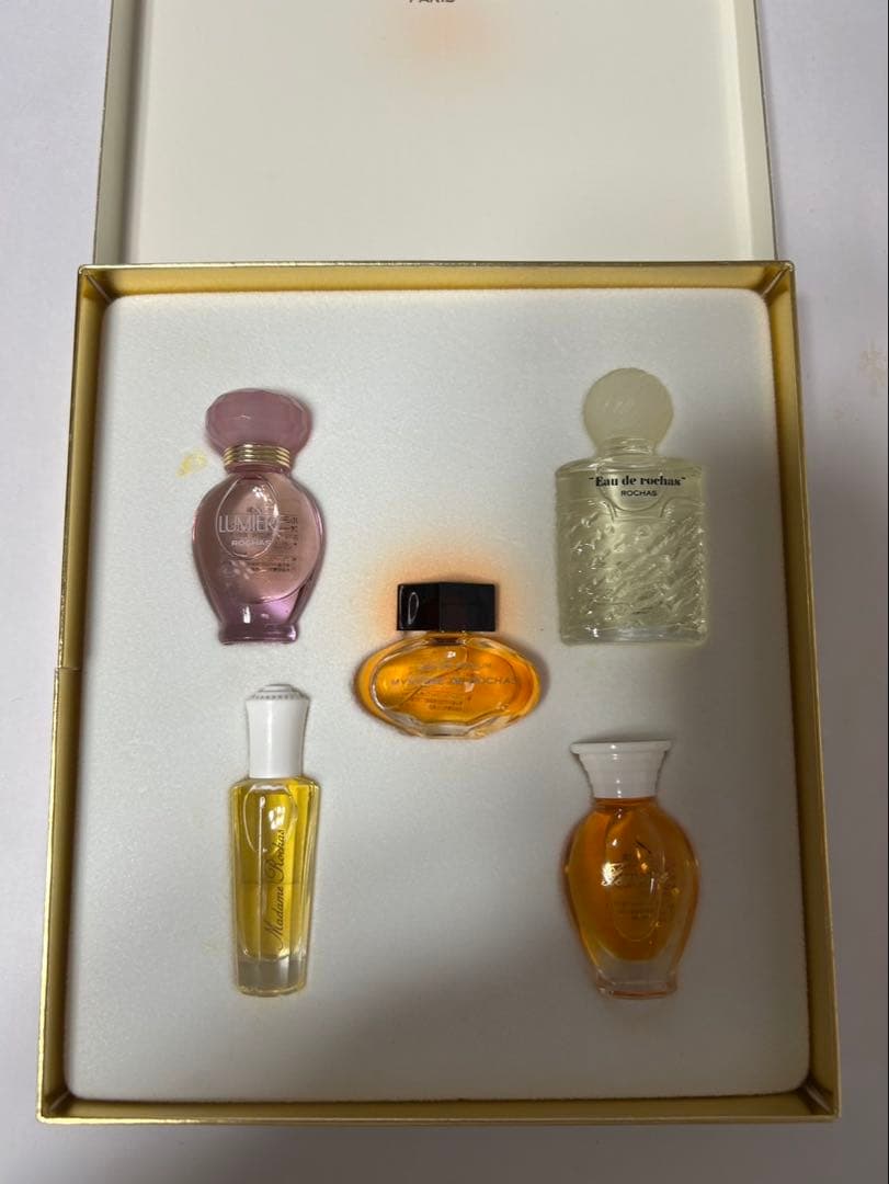 ROCHAS 香水