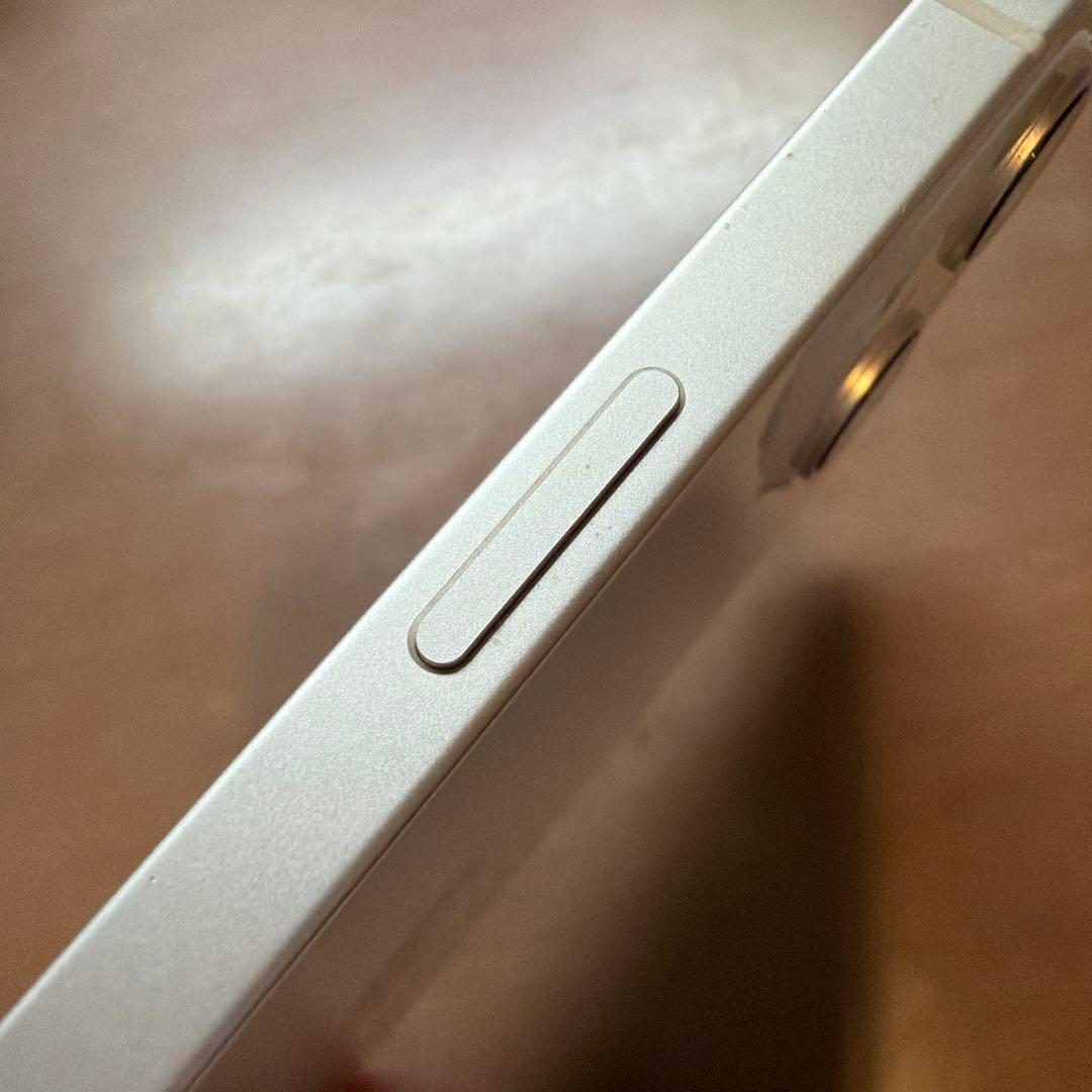 【美品】iPhone13 128GB スターライトSIMフリー 箱・ケーブル付