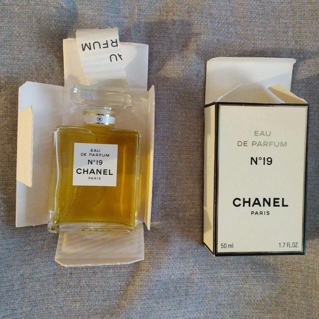 シャネル No.19 EAU DE PARFUM50ml