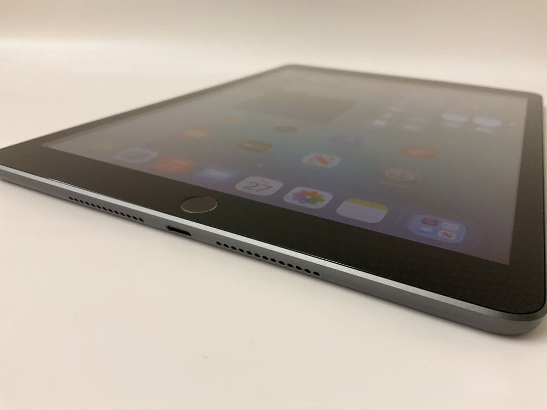 【超美品・BT99％】iPad 第8世代 32GB Cellularモデル