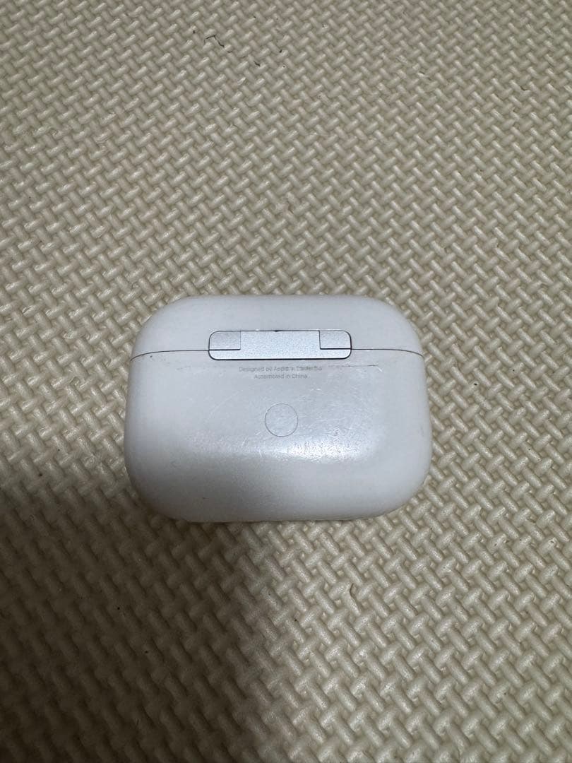 【即日発送】AirPods Pro 本体 イヤホン 充電ケース付き