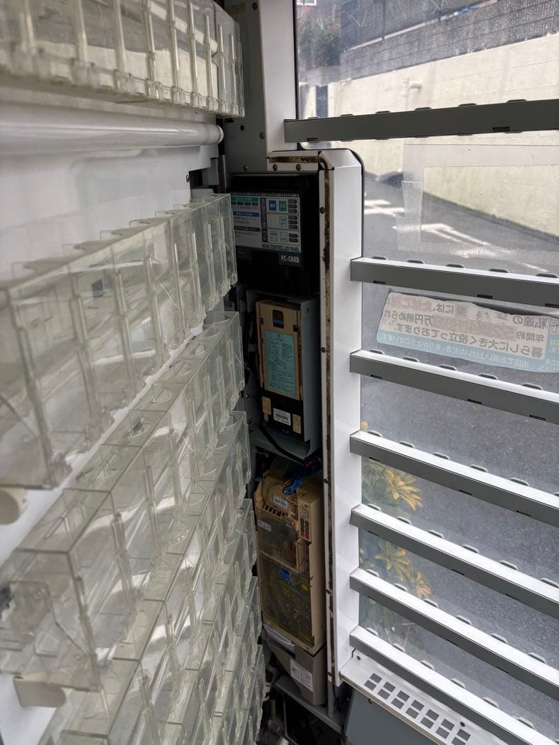 引き取り＆取り外し前提！タバコ自販機　たばこ自動販売機　グローリー工業株式会社