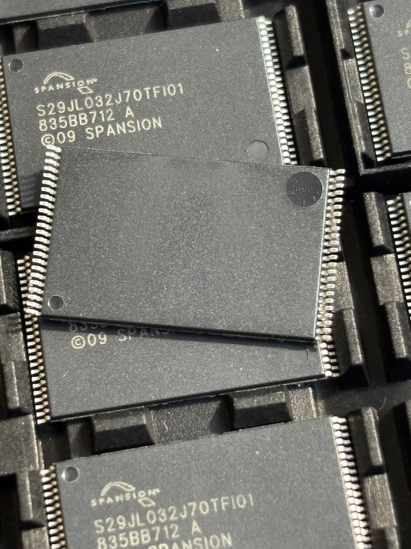 32個。 集積回路 ICチップ　S29JL032J70TFI01新品同様未使用